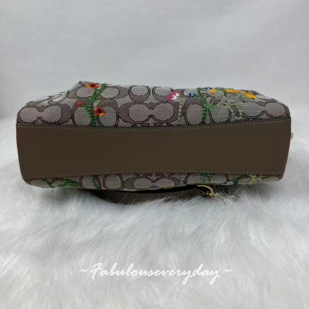 Coach Faye Shoulder Bag In Signature Jacquard With Floral Embroidery CDZ02 NWT - Picture 6 of 8